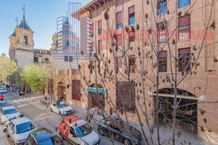 For sale of flat in Granada
