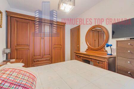 For sale of flat in Granada