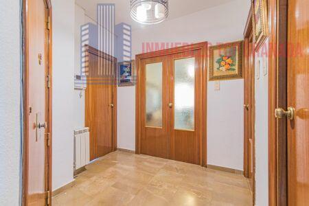 For sale of flat in Granada