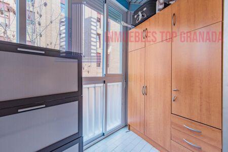 For sale of flat in Granada