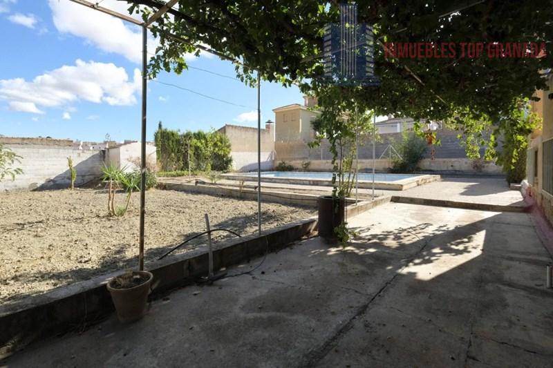 For sale of chalet in Alhendín