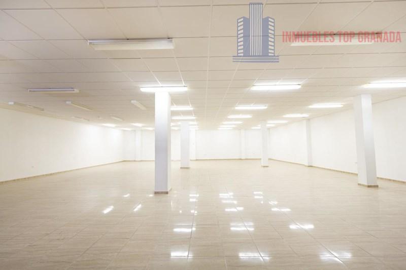 Venta de local comercial en Otura