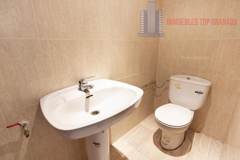 Venta de local comercial en Otura