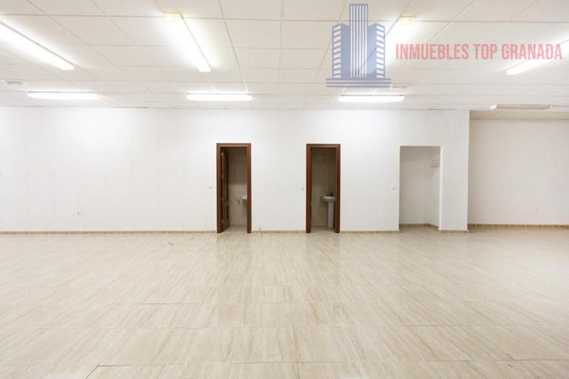 Venta de local comercial en Otura