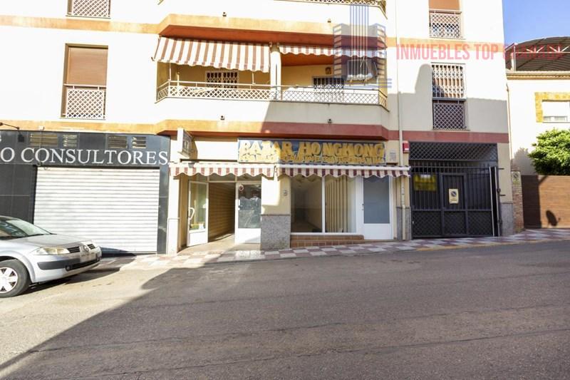 Venta de local comercial en Otura