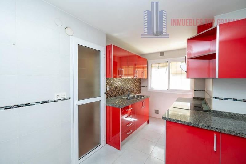 For sale of flat in Granada
