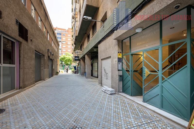 For sale of flat in Granada