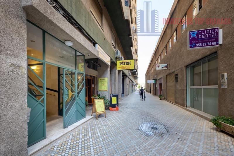 For sale of flat in Granada