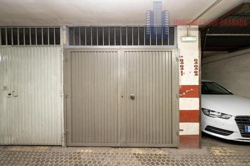 For sale of flat in Granada