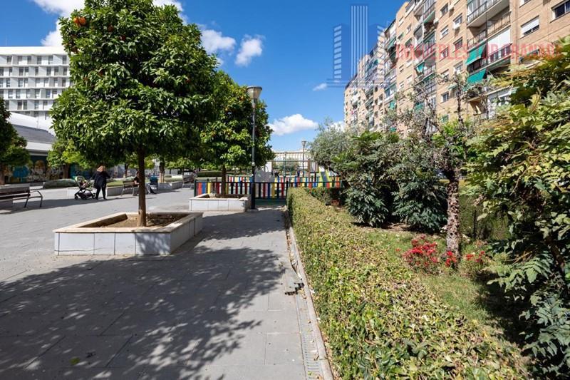 For sale of flat in Granada