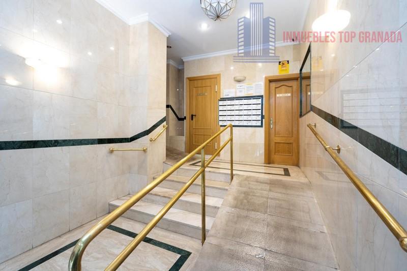 For sale of flat in Granada