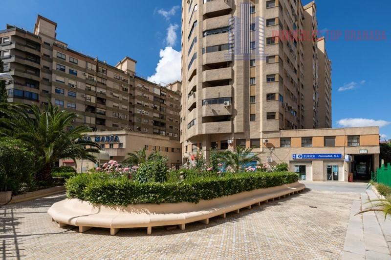 For sale of flat in Granada