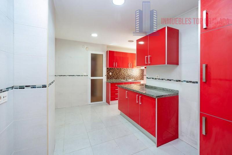 For sale of flat in Granada