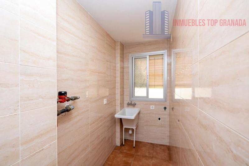 For sale of flat in Granada