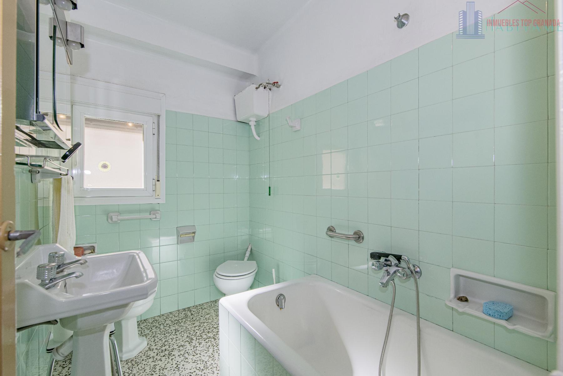 For sale of house in Alhendín