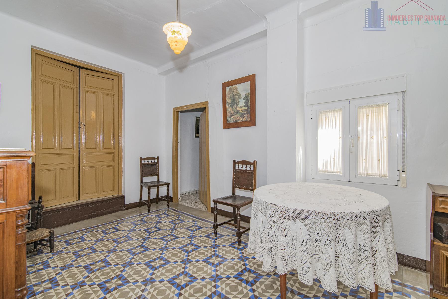 For sale of house in Alhendín