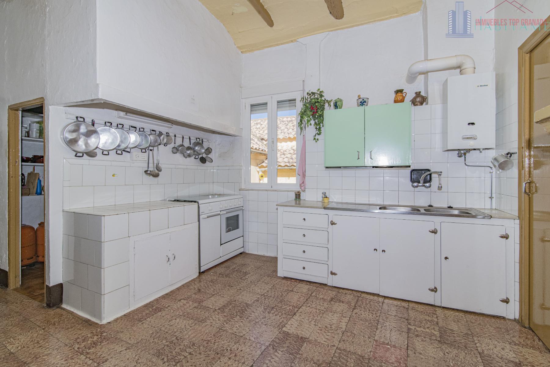 For sale of house in Alhendín