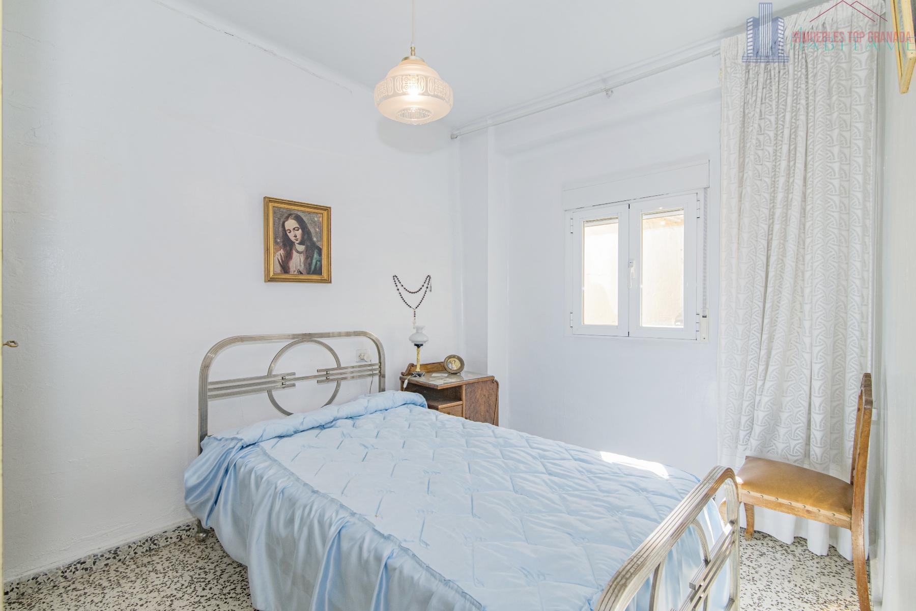 For sale of house in Alhendín