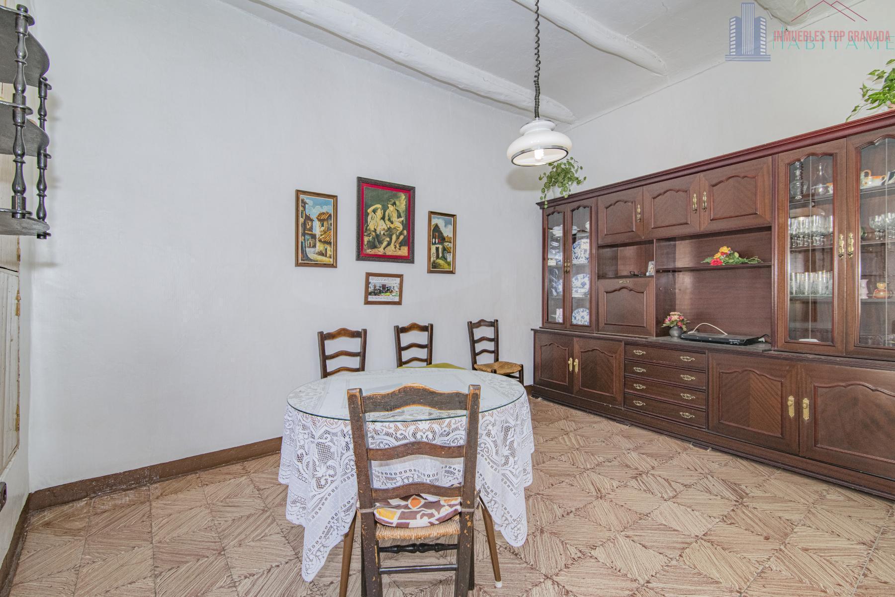 For sale of house in Alhendín