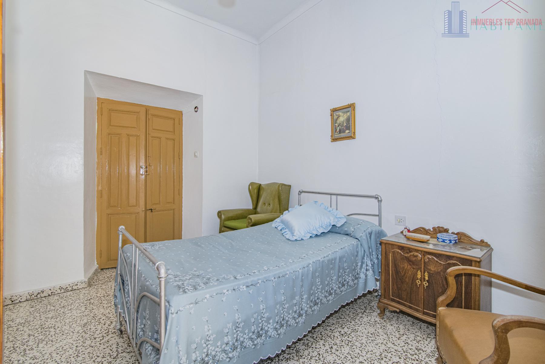 For sale of house in Alhendín