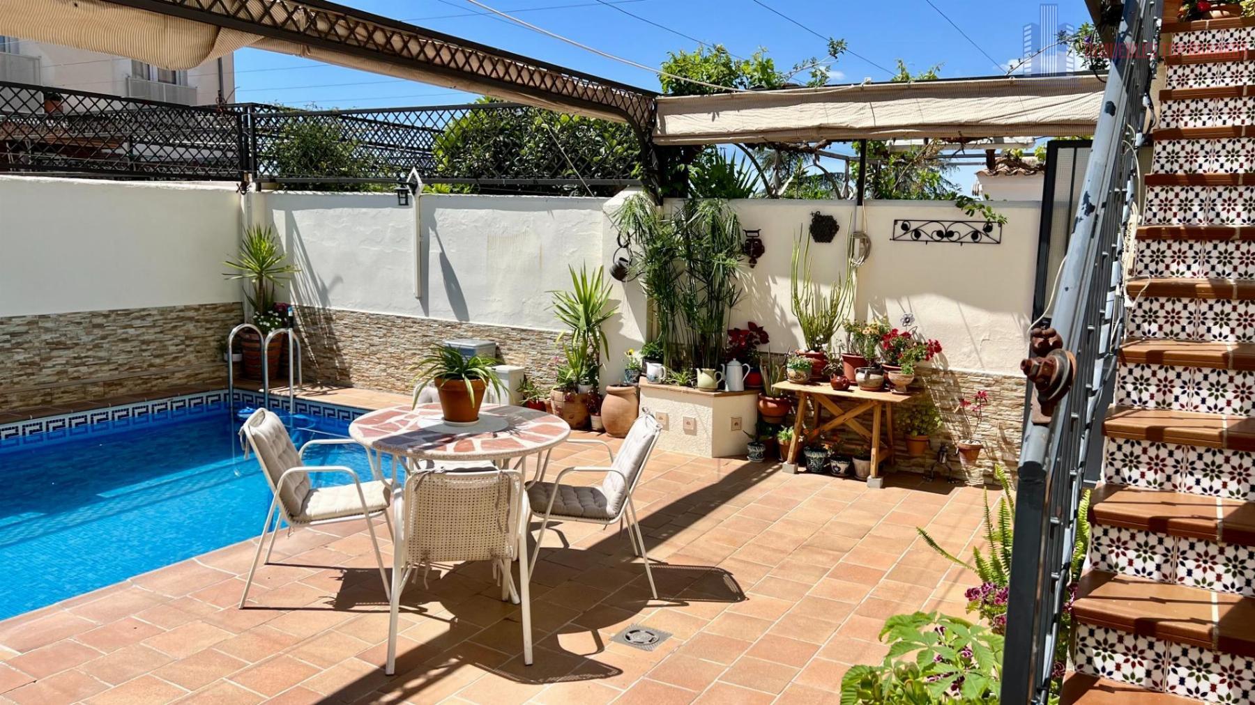 For sale of house in Pulianas