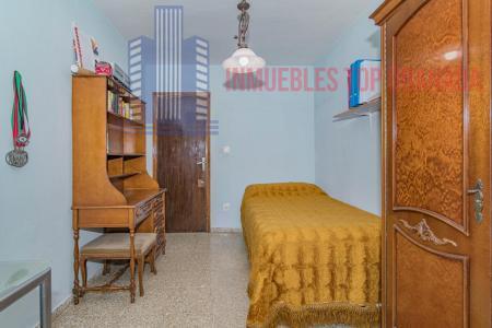 For sale of flat in Granada