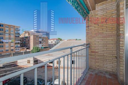 For sale of flat in Granada