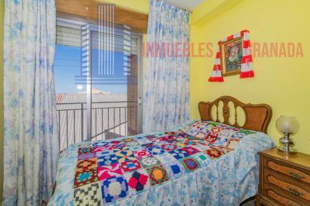 For sale of flat in Granada