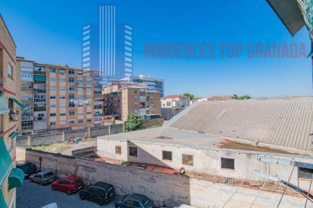 For sale of flat in Granada