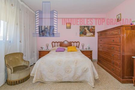 For sale of flat in Granada
