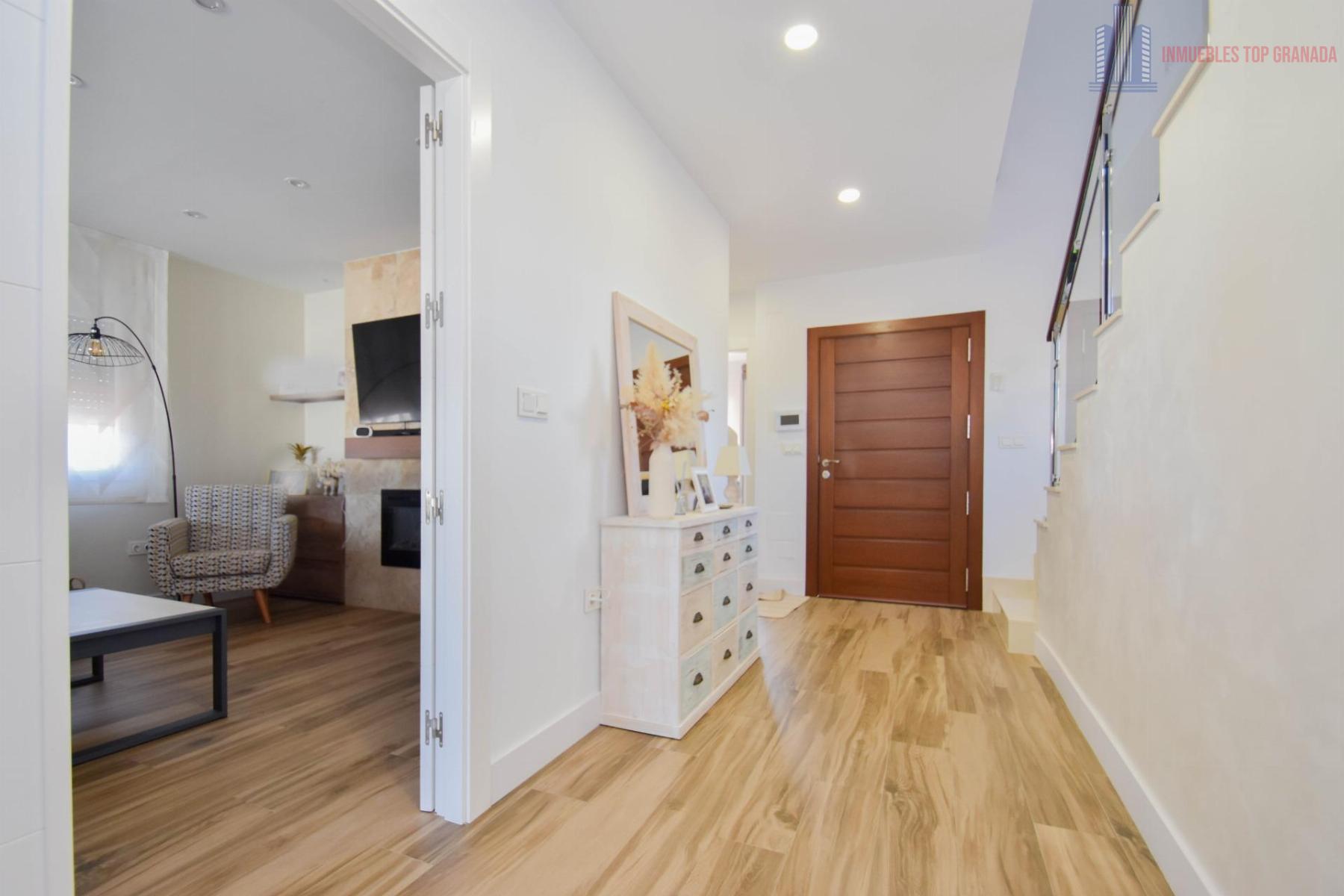 For sale of chalet in Alhendín