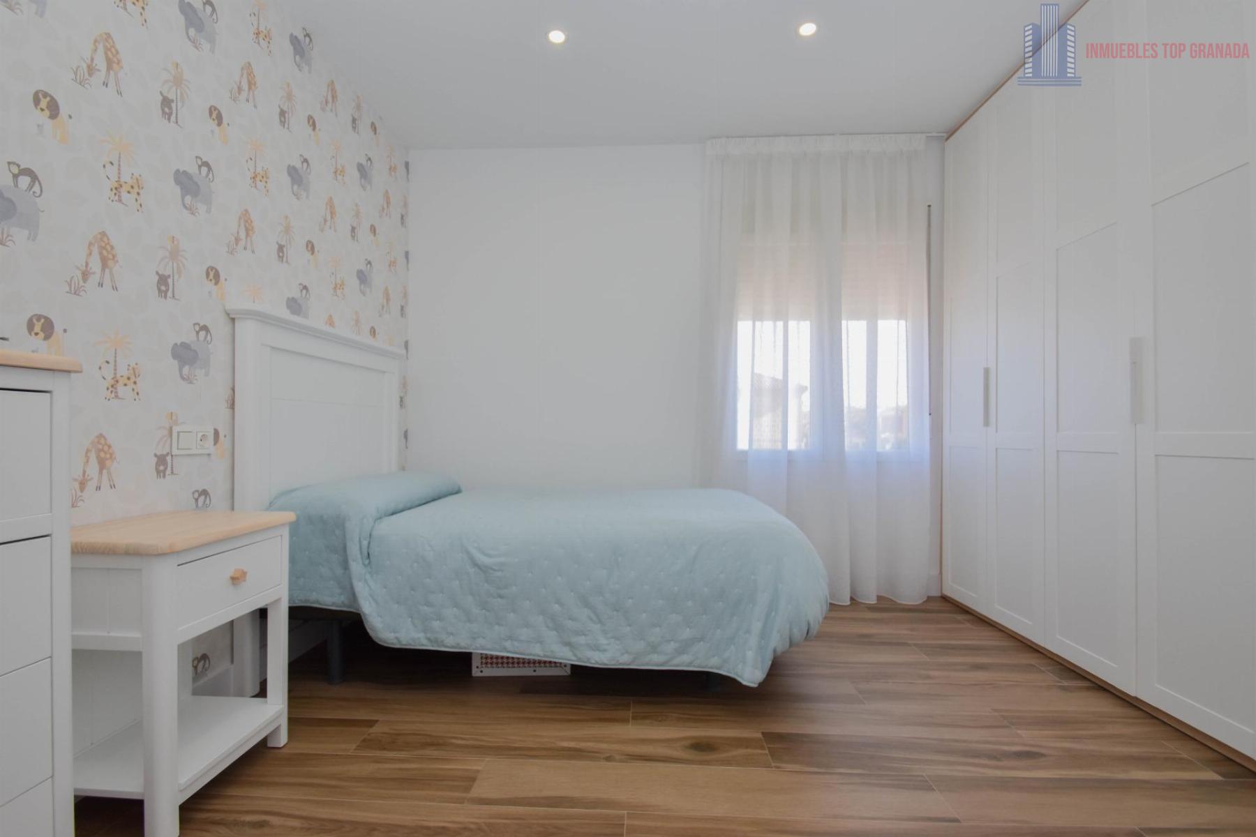For sale of chalet in Alhendín