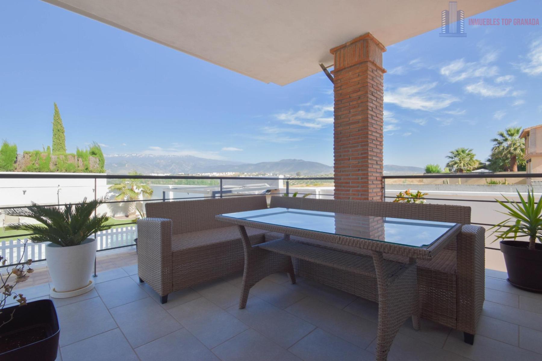 For sale of chalet in Alhendín