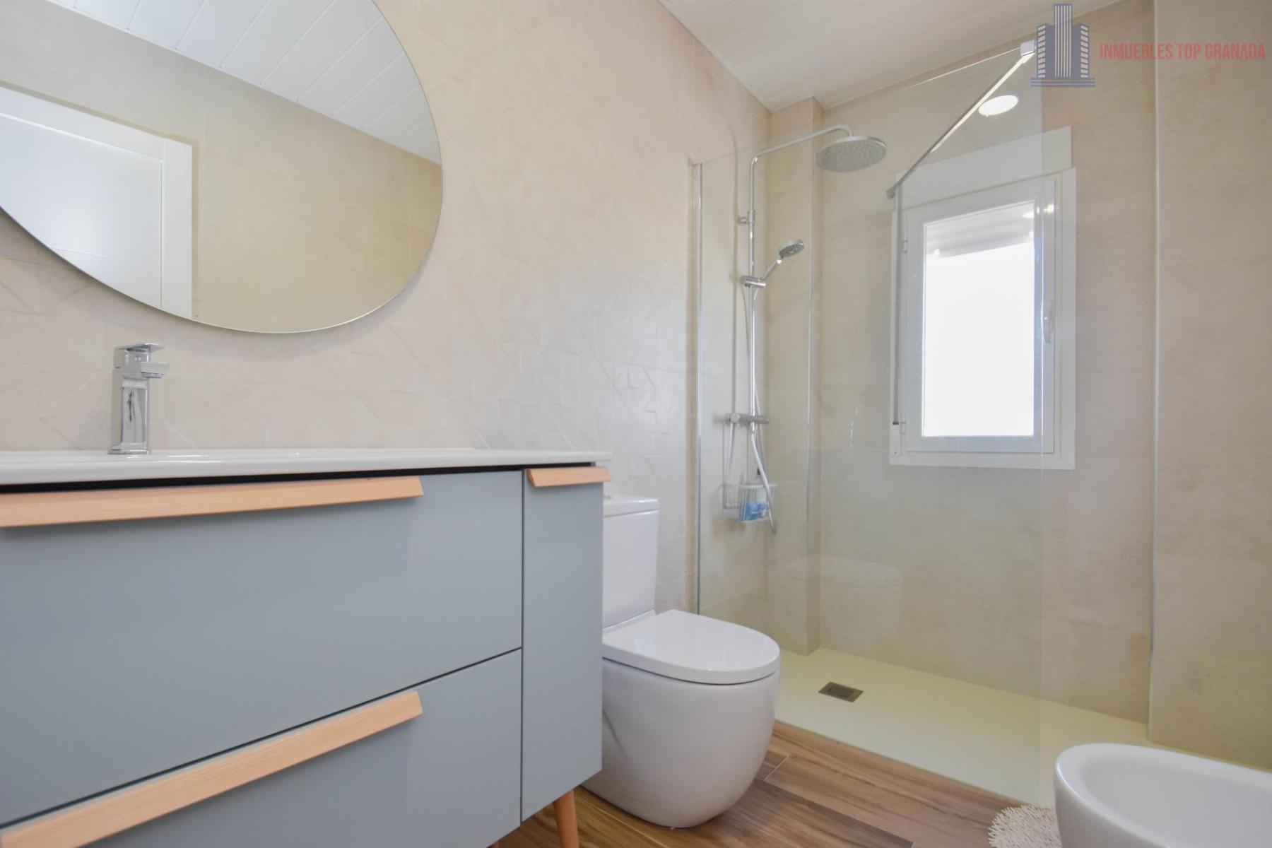 For sale of chalet in Alhendín