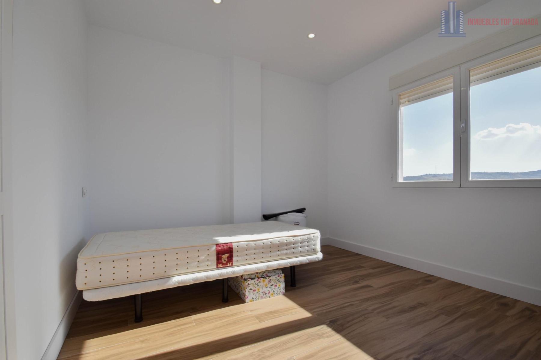 For sale of chalet in Alhendín