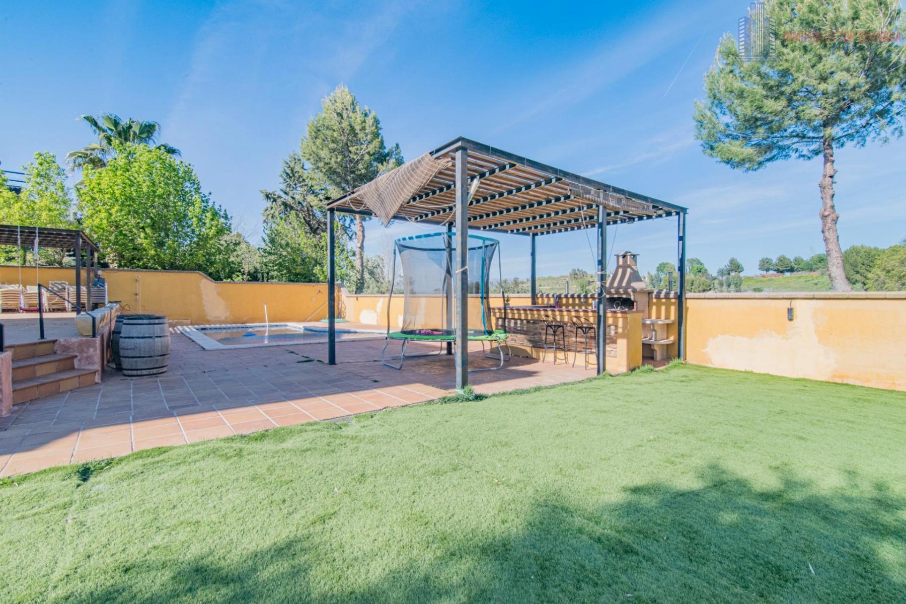 For sale of chalet in Las Gabias