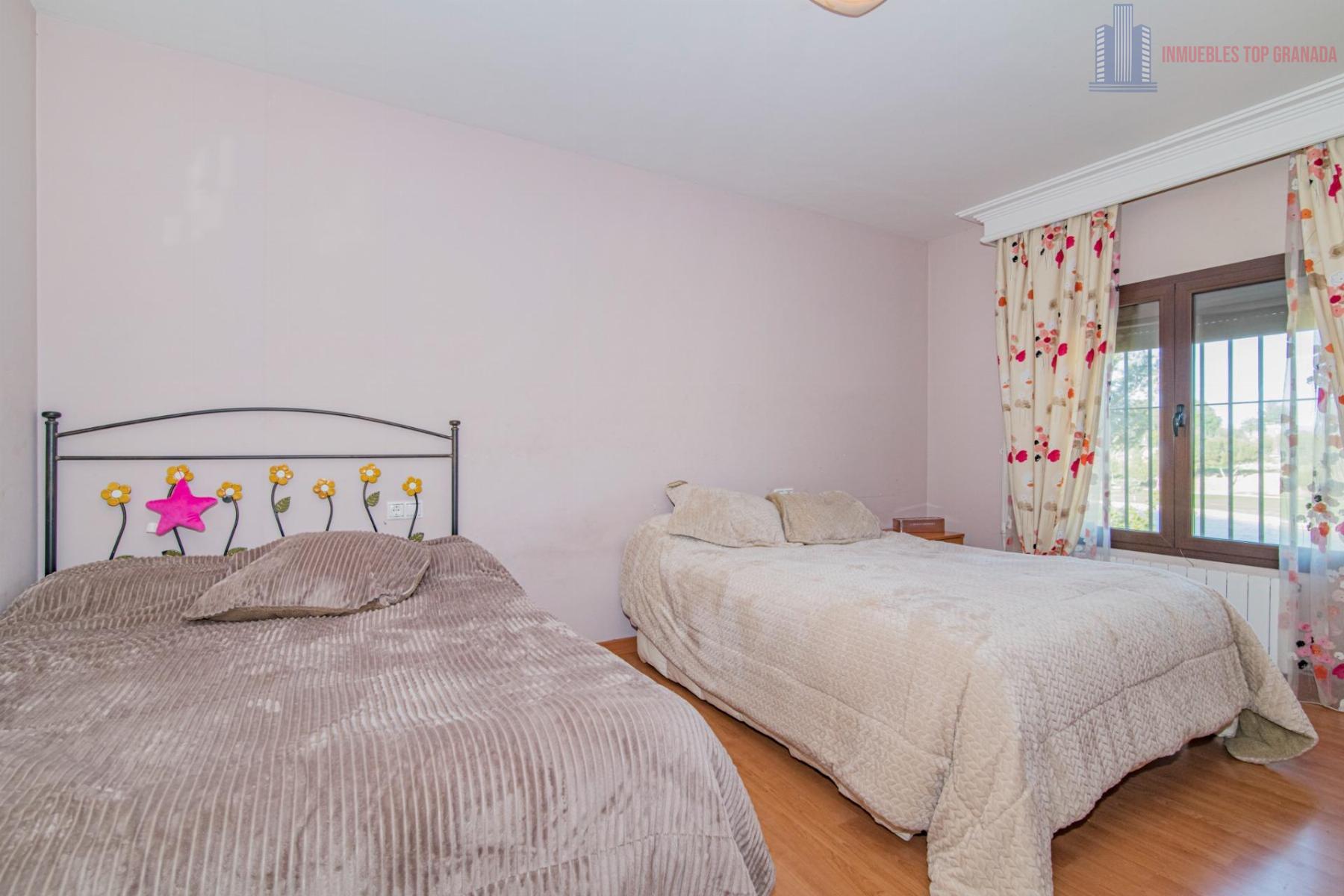 For sale of chalet in Las Gabias