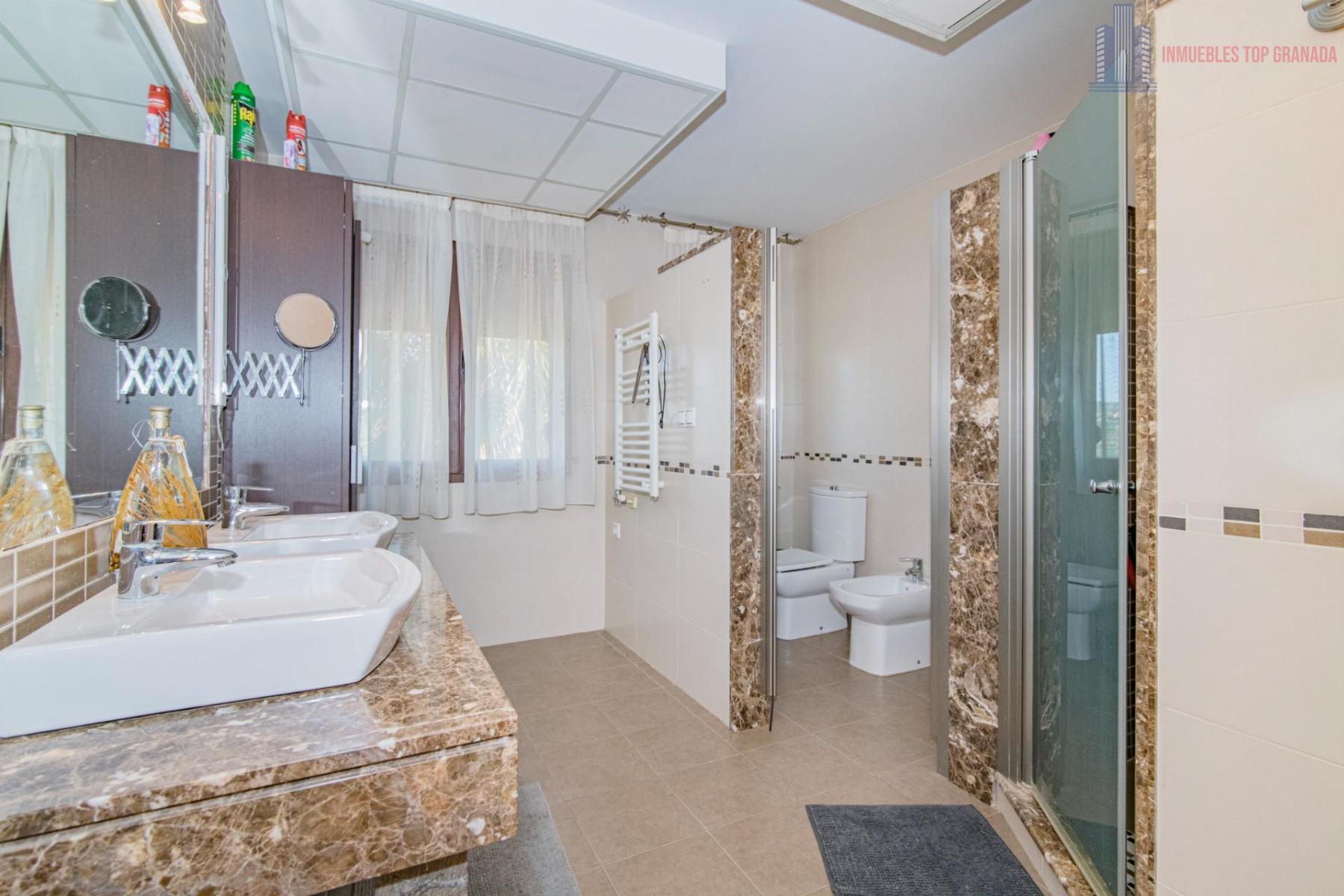 For sale of chalet in Las Gabias