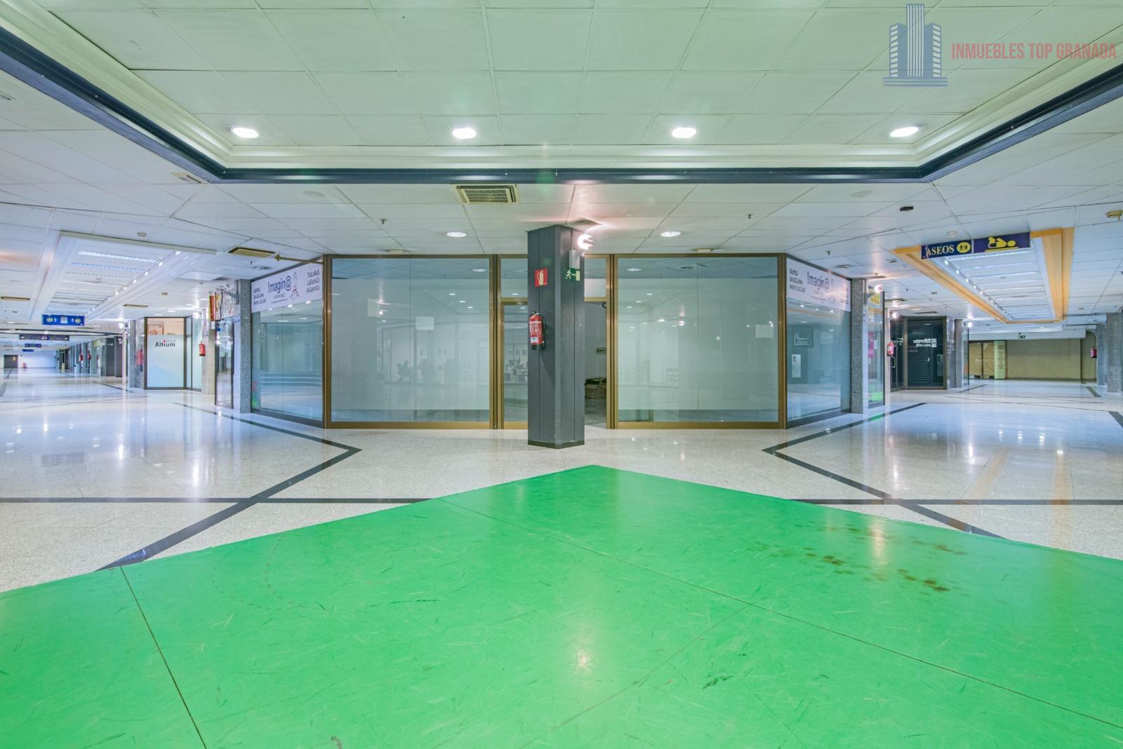Venta de local comercial en Granada