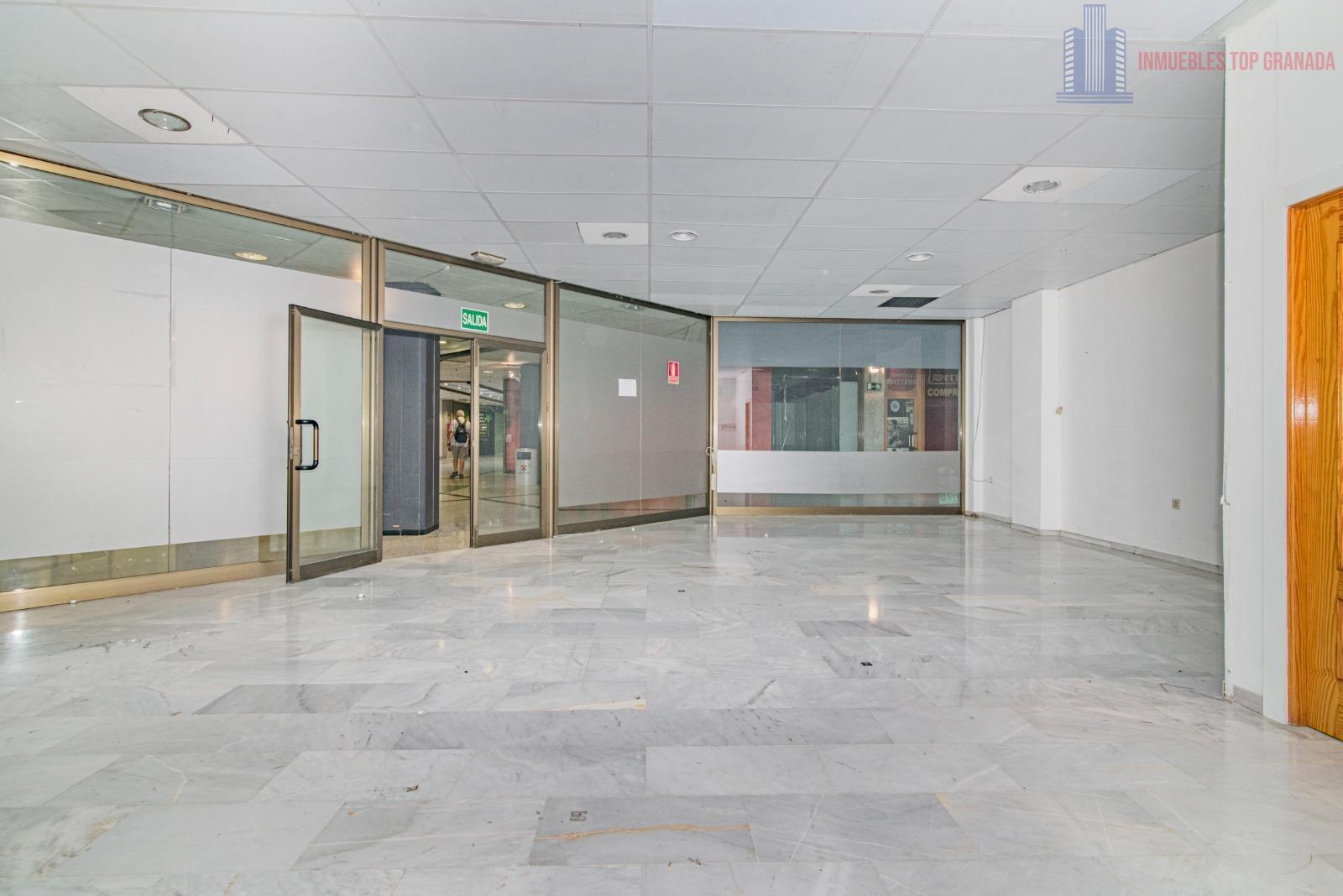 Venta de local comercial en Granada