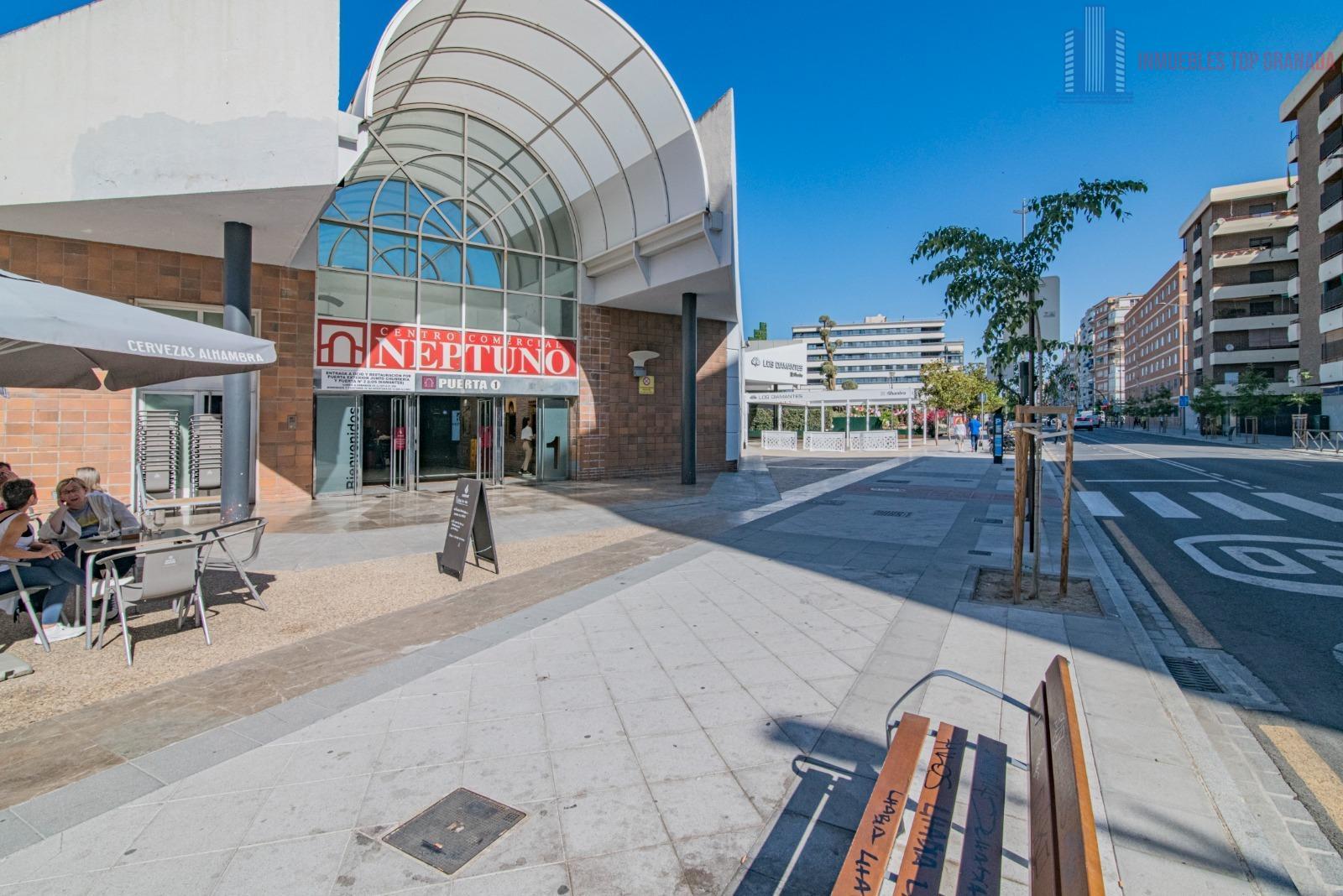 Venta de local comercial en Granada