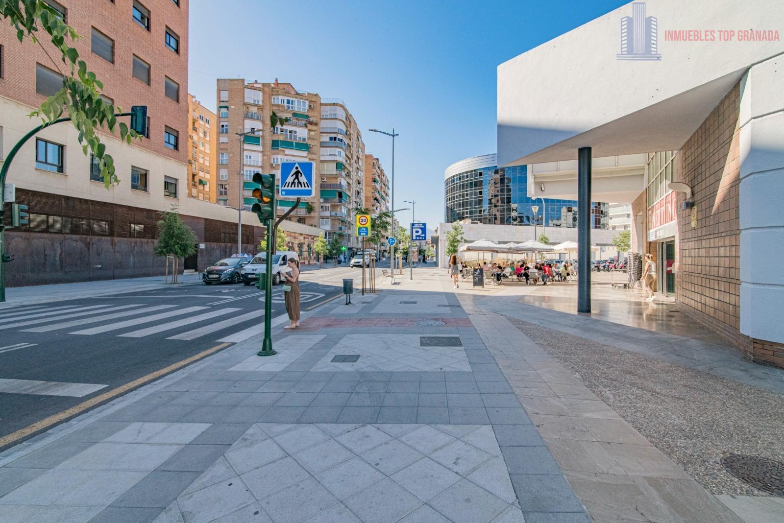 Venta de local comercial en Granada