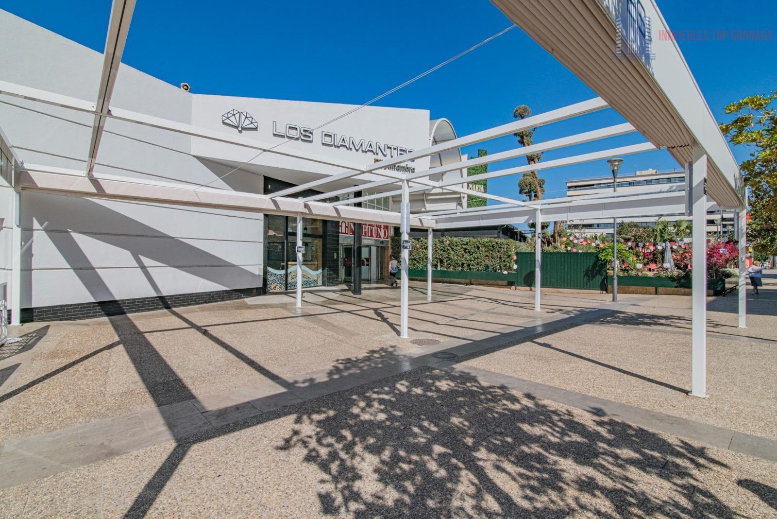 Venta de local comercial en Granada