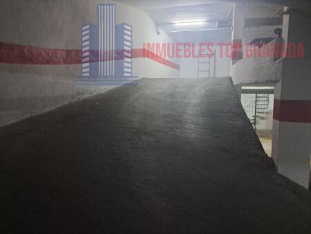 For sale of garage in Granada
