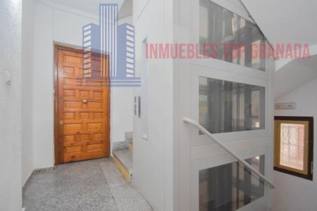 For sale of flat in Calahonda