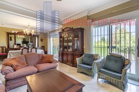 Venta de chalet en Cájar