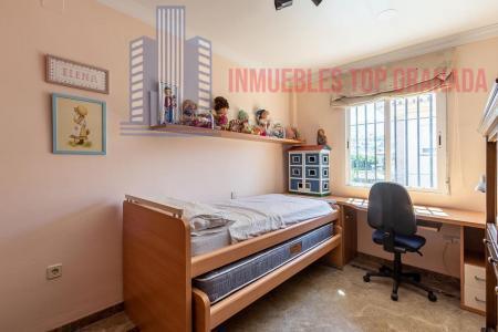 Venta de chalet en Cájar