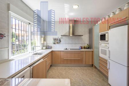 Venta de chalet en Cájar