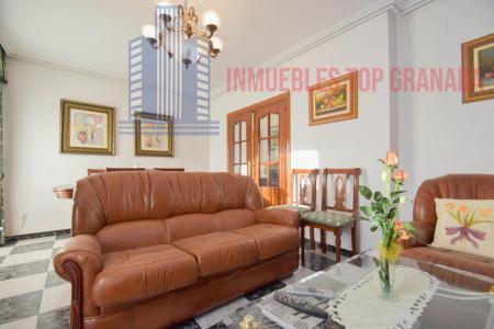 For sale of flat in Montefrío