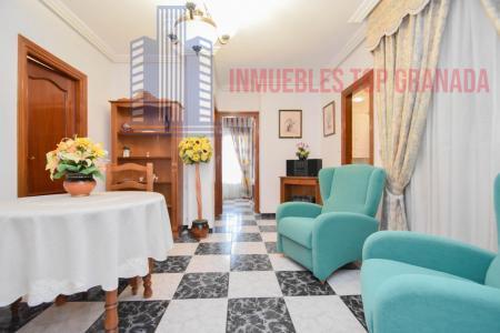 For sale of flat in Montefrío
